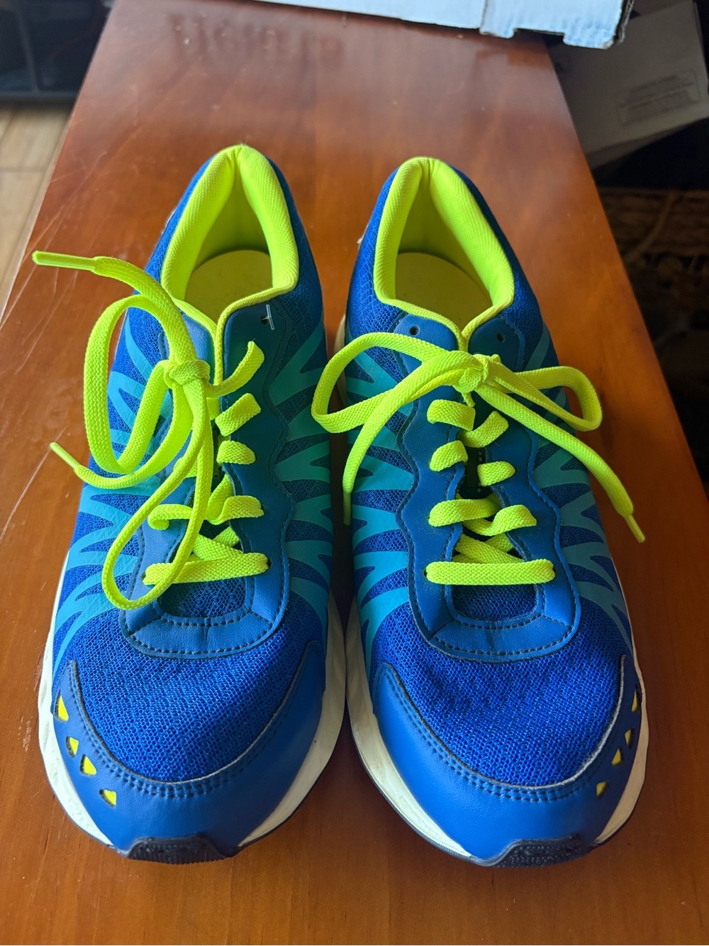 Women’s Blue SAS Athletic Sneakers with Neon Yellow Accents Size 9.5
